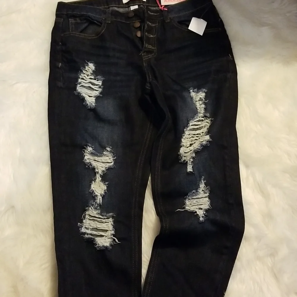 REFUGE Cropped Boyfriend Button Fly Jeans - Picture 3 of 15